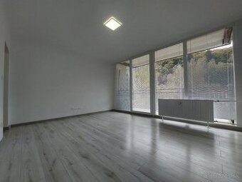 REZERVOVANÝ 2-izbový zrekonštruovaný byt 46 m2 Tr. Teplice