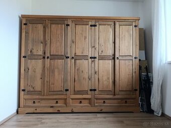 Šatníková skriňa borovica
