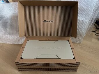 NVIDIA GeForce RTX 5080 Founders Edition - 1