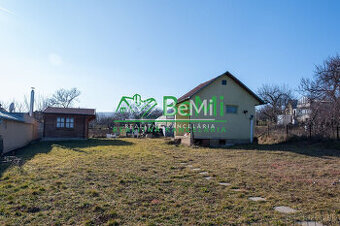 Predaj záhradná chatka, Nové Mesto nad Váhom, 395 m2
