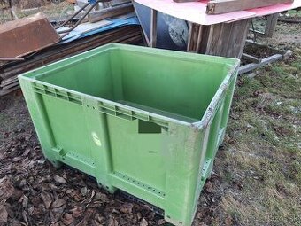 Predám plastový box.