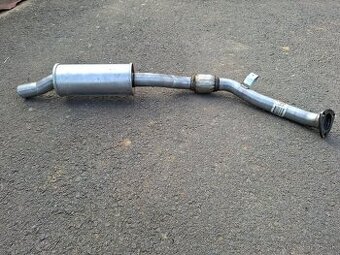 Predný tlmič výfuku