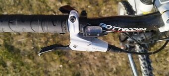 Horský bicykel celoodpruzeny