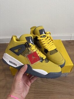 Air Jordan 4 Retro Lightning 42