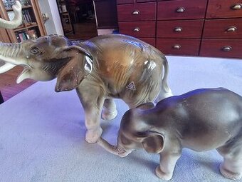 Veľké porcelánové sošky Slonov – Royal Dux Bohemia