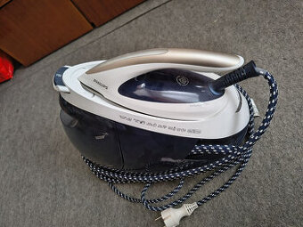 Žehlička s parným generátorom Philips CG 9635