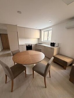 Prenajmem kompletne prerobený a zariadený 2-izbový byt v ZH