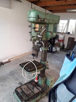 predam stojanovu vrtacku na 380 voltov