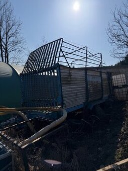 Samozberací voz na seno