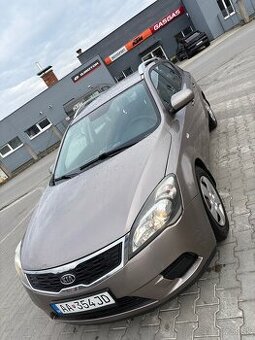 KIA Ceed 1.4 benzín combi
