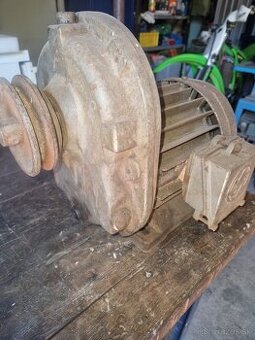 Elektromotor s prevodom