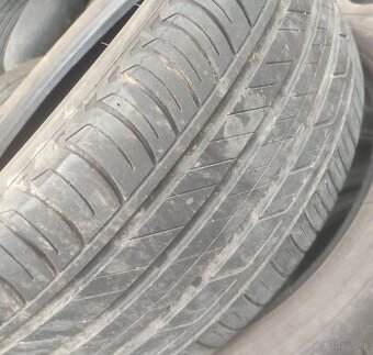 225/45 R17
