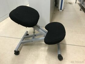 Kľakačka - kľakacia stolička