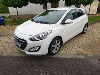Hyundai i30 1.6 CRDi DOHC 16V Family