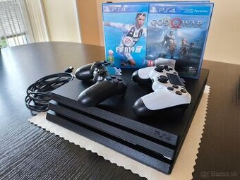 Sony PlayStation 4 PRO + 2 ovládače