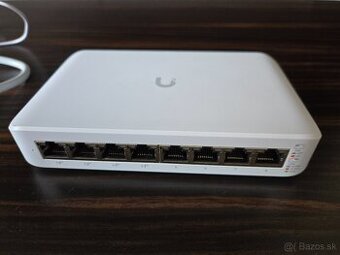 Ubiquiti USW Lite 8 PoE