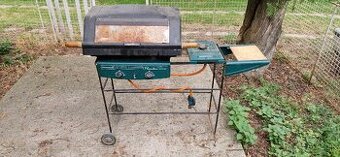 Záhradný gril Campingaz na plyn + stôl stoličky plast