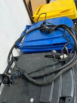 Predám hadice a ostrekovače s káblom od hmloviek z Audi A4B7