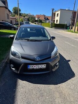 Toyota Yaris Hybrid 1.5 - Automat
