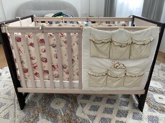 Detská drevená postieľka