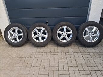 Nokian Wetproof SUV 215/70 R16