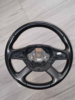 Pekný volant Škoda Octavia 3
