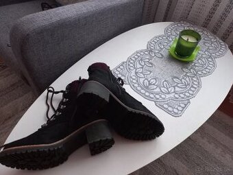 Damske cierne kotniknikove topanky c38