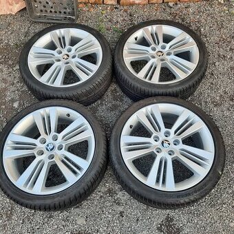 PICTORIS zimna Alu kola R18 5x112 Octavia VRS Touran Sharan