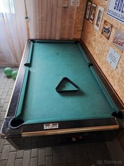 biliardový stol