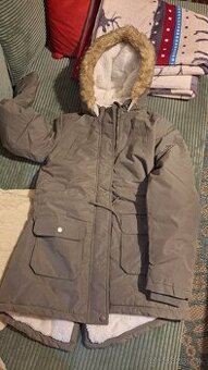 Dievcenska zimna bunda