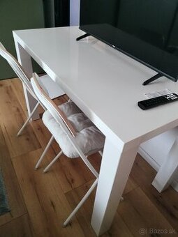 Stôl so stoličkami Ikea