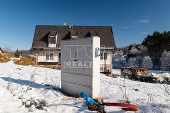 STAVEBNÝ POZEMOK S PROJEKTOM RD - BREZANY, 484m2