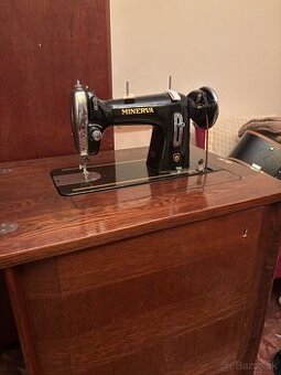 Šijací stroj Minerva v super stave aj so skrinkou / stolom