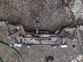 NAPRAVNICA PREDNÁ TIGUAN - 1