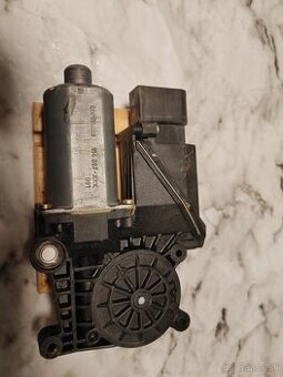 Motorček sťahovania okna Mercedes A160 (W168)