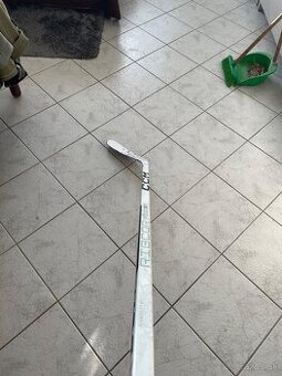 Predám CCM Ribcor Trigger 9 Pro – biela, Intermediate, P29,