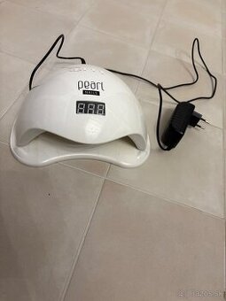 UV svetlo na nechty + gelove farby