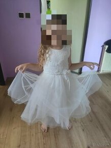 Biele šaty pre družičku na svadbu
