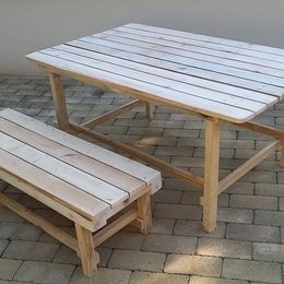 zahradny stol a lavička