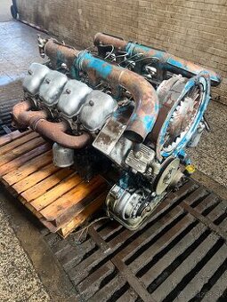 Motor Tatra 148 V8