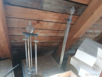 Predáme pozostatky chemického laboratória