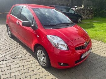 Toyota Yaris 1,0 benzín
