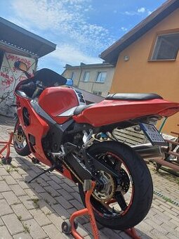 Suzuki GSXR750
