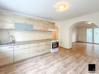 ÚTULNÝ 2 IZBOVÝ BYT S BALKÓNOM