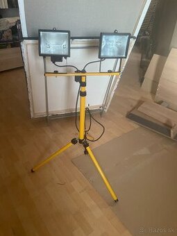Predám nový pracovný reflektor – 100W (2×50W)