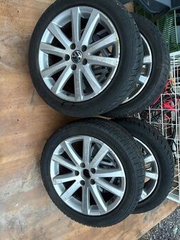Elektróny 235/45R17