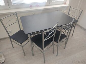 Kuchynský stôl + 4 stoličky nové, nepoužívané