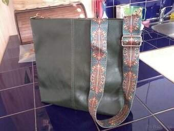 Kabelka crossbody zelená 5 €