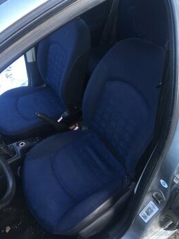 Predam sedadla a tapacire na Peugeot 206