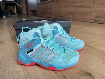 Turisticke topanky TERREX